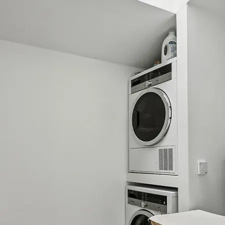 別荘 Family-friendly Oasis With Pool And Cinema