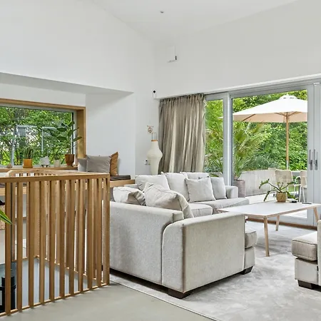 Semesterbostad Family-friendly Oasis With Pool And Cinema